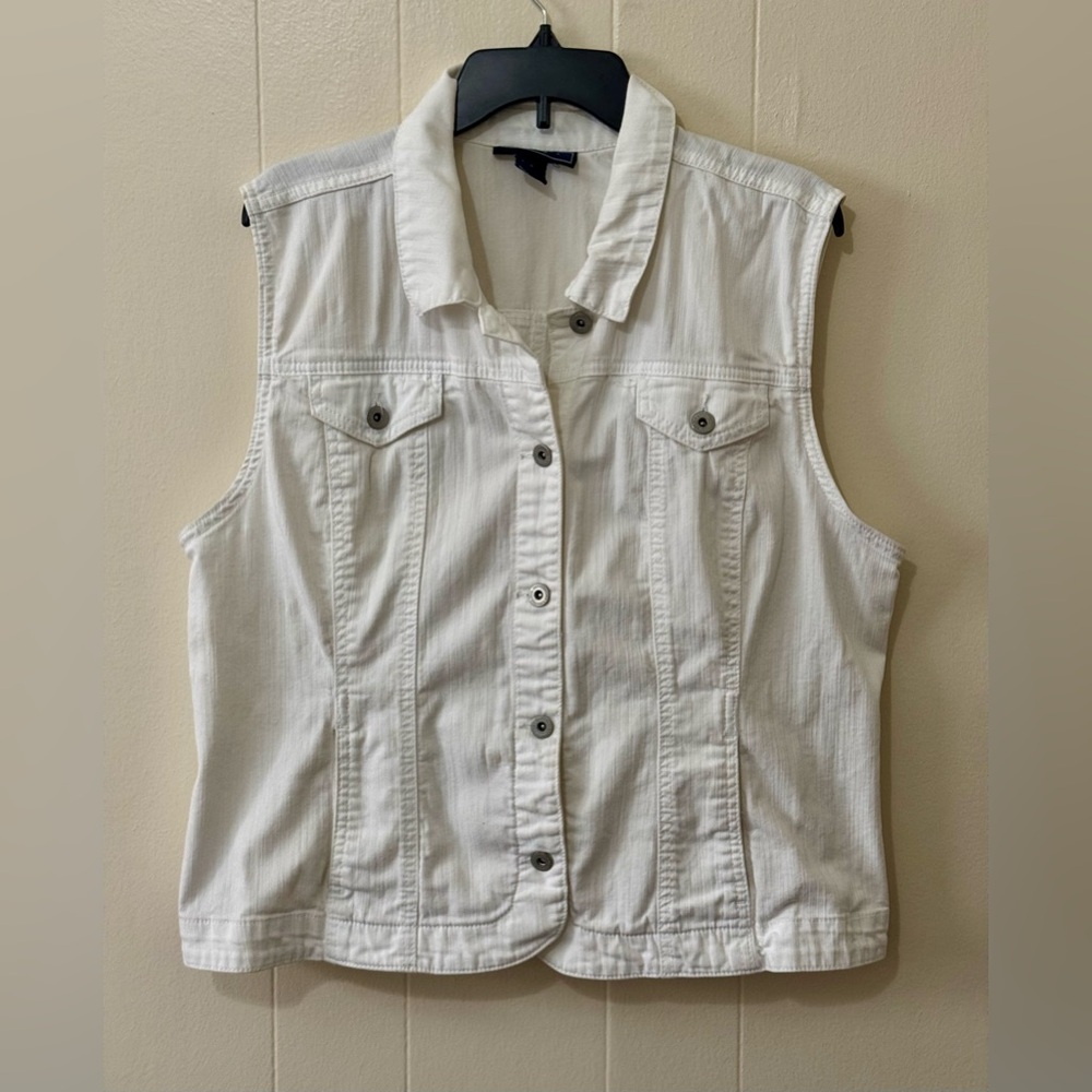 Charter Club White Denim Vest with Collar